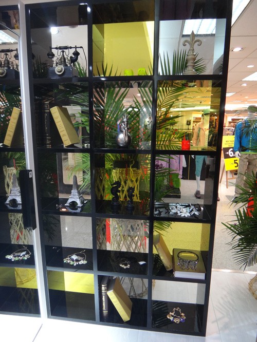 玛仙娜女装店铺展示