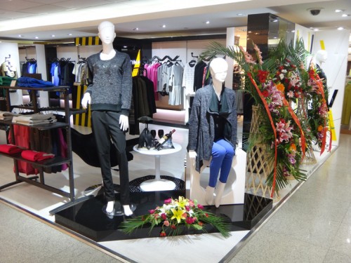 玛仙娜女装店铺展示