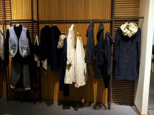 罗兰伊杜女装店铺展示