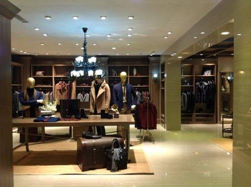 圣哥朗男装店铺展示