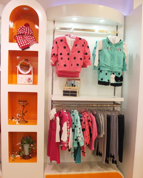 迈秀童装店铺形象