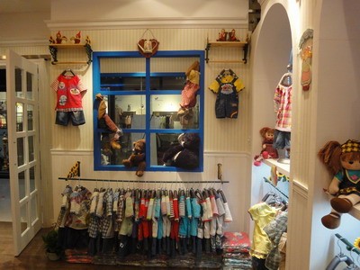 麦肯邦尼Marcobani童装店铺形象