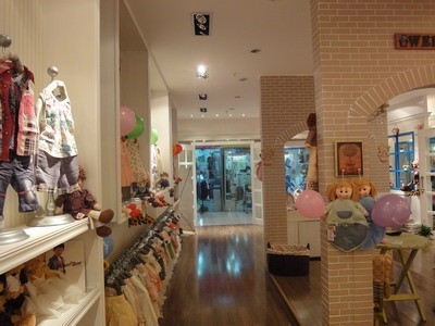 麦肯邦尼Marcobani童装店铺形象