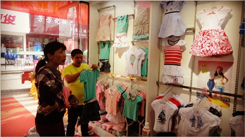 多宝乐童装店铺展示