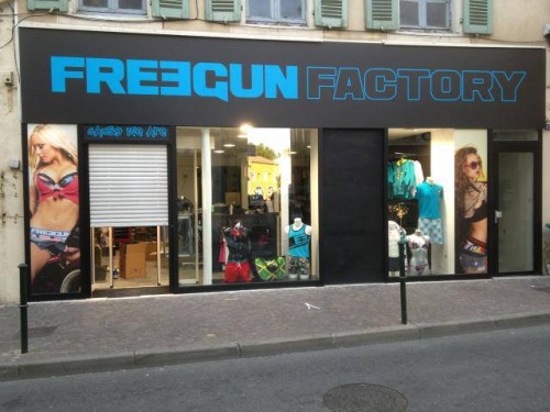 Freegun内衣店铺形象