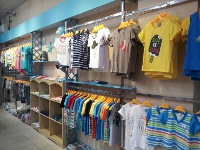 梦幻屋童装店铺展示