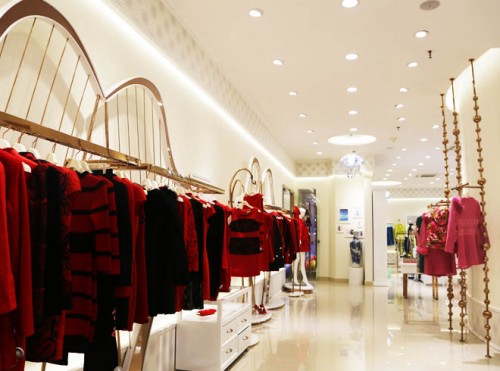 华艺嘉年女装店铺展示