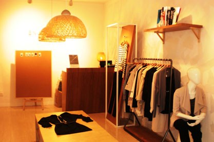 EY女装店铺展示