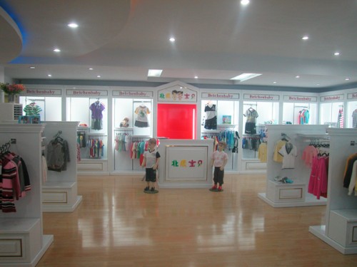 北辰宝贝童装店铺展示