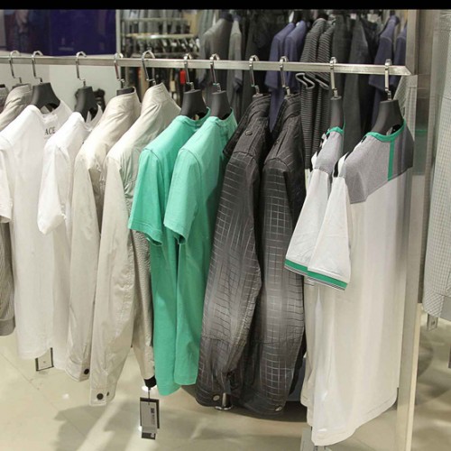 酷蓝天空男装店铺展示