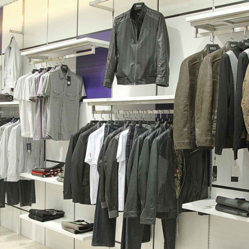 酷蓝天空男装店铺展示