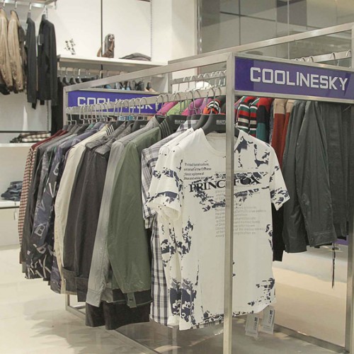 酷蓝天空男装店铺形象