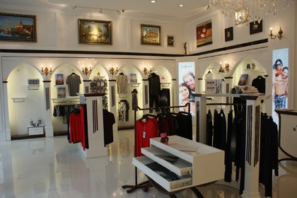 罗马世纪内衣店铺展示