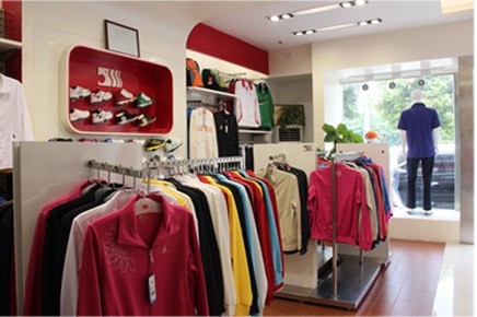 兰狮运动装店铺展示