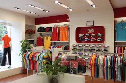 兰狮运动装店铺展示