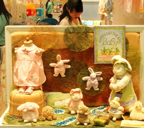 花鱼童话童装店铺形象