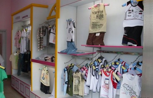 七彩童话童装店铺展示