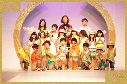 童话故事童装店铺展示