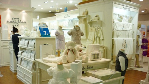 卡迪熊童装店铺展示