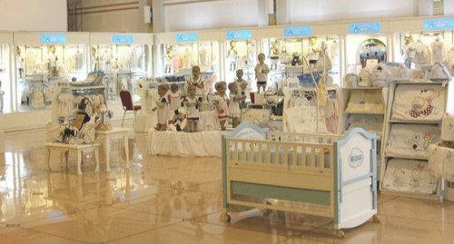 圆梦宝童装店铺展示