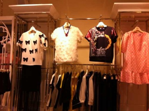 BR女装店铺展示