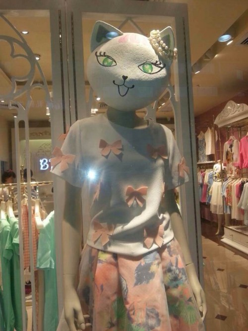 BR女装店铺展示