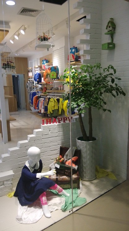 海贝童装店铺展示