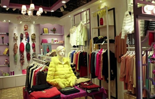 丹时力女装店铺展示