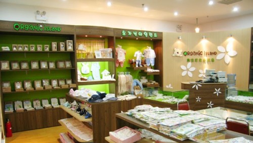 奥佳尼龙童装店铺展示