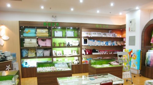 奥佳尼龙童装店铺展示