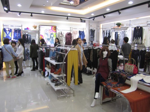 金研儿女装店铺形象