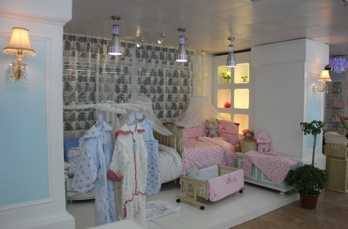 雅培童装店铺展示