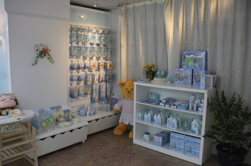 雅培童装店铺展示