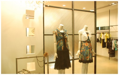 巴瑞维莎女装店铺展示