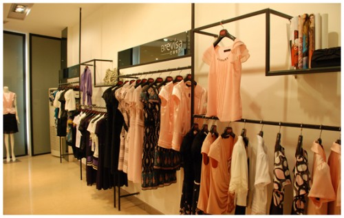 巴瑞维莎女装店铺展示