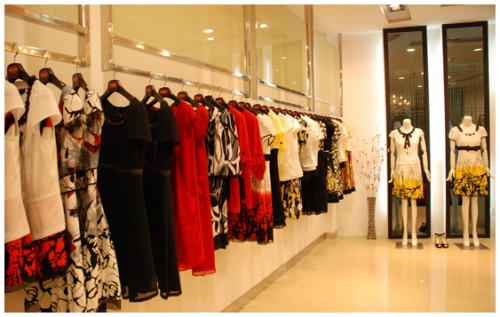 巴瑞维莎女装店铺展示