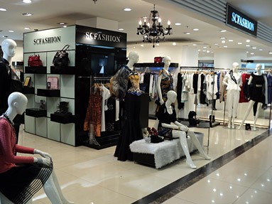 诗易茜女装店铺展示