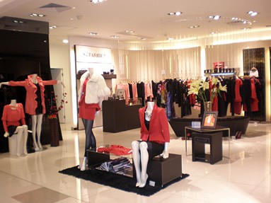 诗易茜女装店铺展示