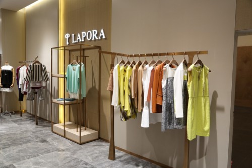 丽莫女装店铺展示