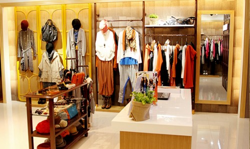 娅尼蒂凘女装店铺形象