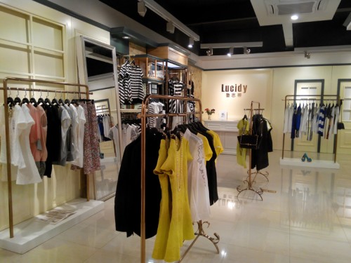 lucidy女装店铺展示