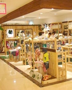 迪尼巴拉 童装店铺展示
