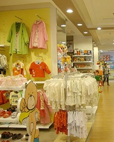 迪尼巴拉 童装店铺展示