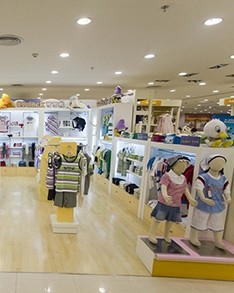 迪尼巴拉 童装店铺展示