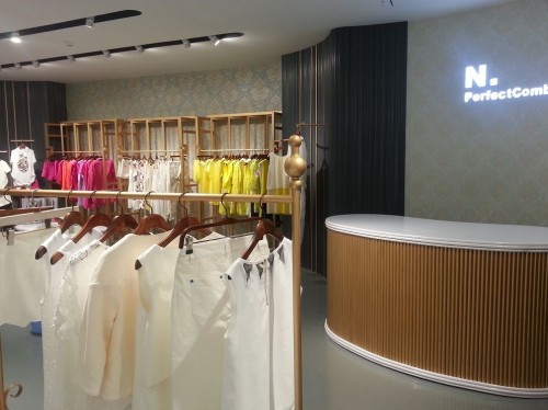 完美组合女装店铺形象