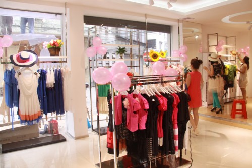 海嘉仕女装店铺展示