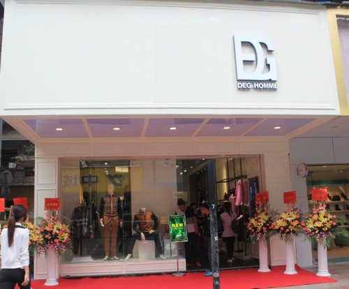 深东浩男装店铺展示