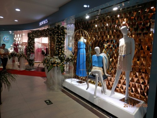 玛泰迩女装店铺展示