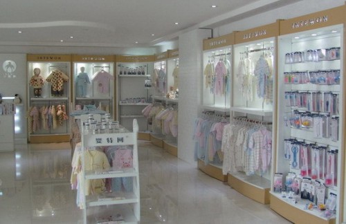 奥婴会童装店铺展示