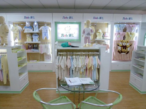 诺比童装店铺展示